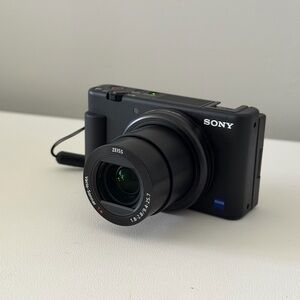 Sony ZV-1 Compact Digital Camera 20.1MP Zeiss Lens 4K Video Accessories Kit